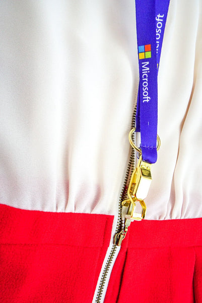 <strong>zip my dress<sup>®</sup></strong> Custom Sustainable Lanyard for Conferences, Events, Offices